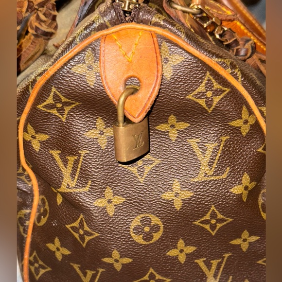 Lv speedy 30 with hand made leather fringe and braided strap. Authentic. - Picture 2 of 8